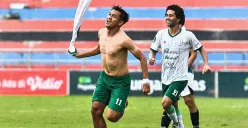 Selebrasi Imam Bagus Kurnia setelah mencetak gol penentu kemenangan PSMS Medan atas Nusantara United di laga playoff degradasi Liga 2. (Sumber: Instagram @official_psmsmedan)