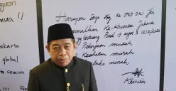 Ketua DPRD Jakarta, Khoirudin beri bocoran jadwal pelantikan Gubernur dan Wakil Gubernur Jakarta terpilih. (Sumber: Poskota/Pandi Ramedhan)