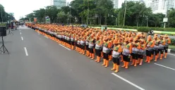 Petugas Dinas Lingkungan Hidup DKI Jakarta. (Sumber: Kominfotik Dinas LH DKI Jakarta)