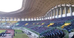 Pemkot Bekasi Resmi Lantik 7.995 PPPK tahap I di Stadion Candrabaga, Kota Bekasi. Pelantikan dipimpin langsung oleh Wali Kota Bekasi, Tri Adhianto dan Kepala Badan Kepegawaian Negara (BKN) RI, Zudan Arif Fakrulloh. (Sumber: Istimewa)