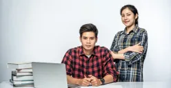 Cek info pendaftaran beasiswa LPDP tahun 2025 yang segera dibuka. Kesempatan lanjut studi dengan bantuan pemerintah. (Sumber: Freepik)