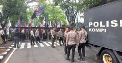 Sebanyak 916 personel gabungan diterjunkan untuk mengamankan jalan persidangan terdakwa Sekjen PDIP Hasto Kristiyanto, di PN Jakarta Pusat, Kamis, 3 Juli 2025. (Sumber: Dok. Polres Jakarta Pusat)