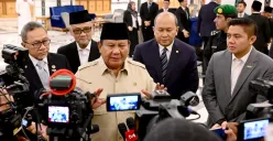 Potret Presiden Prabowo Subianto yang memerintahkan tindakan penyelamatan cepat atas kecelakaan KMP Tunu Pratama Jaya di Selat Bali. (Sumber: Setneg.go.id)