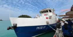 Kapal Pusat Krisis Kegawatdaruratan Kesehatan Daerah (PK3D 01) di Pulau Kelapa, Kepulauan Seribu, pada Jumat, 4 Juli 2025. (Sumber: Poskota/M. Tegar Jihad)