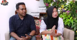 Orang tua kasus dugaan malapraktik yang menimpa balita bernama Arumi. (Sumber: YouTube/CURHAT BANG Denny Sumargo)