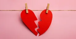 Tips aman saat menjalin hubungan lewat dating apps. (Sumber: Freepik)