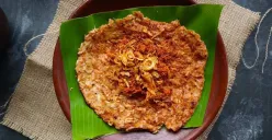 Kuliner khas Betawi, kerak telor. (Sumber: X/@piyopikavet)
