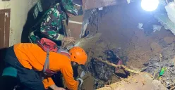 Proses evakuasi korban longsor di Megamendung, Kabupaten Bogor, Sabtu, 5 Juli 2025. (Sumber: Dok. BPBD Kabupaten Bogor)
