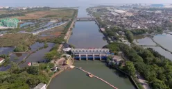 Sejarah panjang Banjir Kanal Timur Jakarta dari gagasan 1973 hingga realisasi 2010. Mengapa infrastktur ini belum bisa mengatasi banjir secara tuntas Baca faktanya. (Sumber: YouTube/AFA Channel)