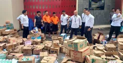 Polda Metro Jaya membongkar penjualan produk sisa minimarket yang sudah kedaluwarsa. (Sumber: Dok Polda Metro Jaya)