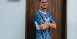 Potret Nick Kuipers yang disoraki Bobotoh saat melakoni laga Persib vs Dewa United di Piala Presiden 2025. (Sumber: Instagram/@dewaunitedfc)
