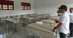 Kepala Dinas Sosial Kabupaten Bogor, Farid Ma’ruf, saat meninjau salah satu Sekolah Rakyat. (Sumber: Dok Pemkab Bogor)