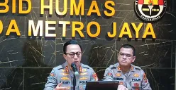 Kabid Humas Polda Metro Jaya, Kombes Ade Ary Syam Indradi memberikan keterangan terkait kasus dugaan ijazah palsu Joko Widodo di Polda Metro Jaya, Jakarta Selatan, Jumat, 11 Juli 2025. (Sumber: Poskota/Ali Mansur)