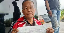 Sumardi, warga Pulo Gadung, Jakarta Timur menjadi salah satu korban penipuan jual beli kontrakan yang dilakukan sindikat di Bekasi Barat. Minggu, 13 Juli 2025. (Sumber: POSKOTA | Foto: Nurpini Aulia Rapika)