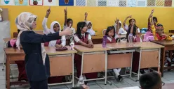 Ilustrasi, sejumlah siswa mengikuti kegiatan belajar mengajar di SDN Karet 01, Jakarta, Senin, 14 Juli 2025. (Sumber: Poskota/Bilal Nugraha Ginanjar)