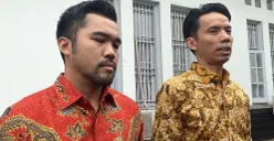 Penasihat hukum Jonathan Frizzy, Lamgok Heryanto dan Ida Bagus Ivan. (Sumber: POSKOTA | Foto: Primayanti)