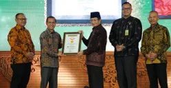 Ditjen Bimas Buddha Kementerian Agama RI cetak rekor MURI dalam Pembacaan Kitab Suci Dhammapada Serentak 2569 BE/2025, yang melibatkan 2.569 peserta dari 34 provinsi di seluruh Indonesia (Sumber: Dok. Ditjen Bimas Buddha)