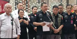 Kejagung mengumumkan penetapan empat tersangka kasus dugaan korupsi pengadaan laptop Chromebook pada Program Digitalisasi Pendidikan 2019-2023 di Kemendikbudristek, Selasa, 15 Juli 2025. (Sumber: Poskota/Ali Mansur)