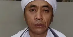 Tangkap layar video viral sosok berjubah putih yang disebut mirip Lord Rangga, memicu kembali spekulasi di kalangan warganet. (Sumber: Tiktok)