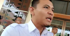 Kepala UPST DLH Jakarta, Agung Pujo Winarko memastikan, warga sekitar Bantar Gebang akan diprioritaskan dalam rekrutmen pegawai, Rabu, 16 Juli 2025. (Sumber: Poskota/Nurpini Aulia Rapika)