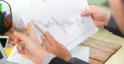 Prinsip dasar investasi menurut Timothy Ronald (Sumber: Freepik/jannoon028)