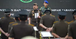 Jaksa Agung Republik Indonesia, ST Burhanuddin memimpin acara pelantikan, pengambilan sumpah jabatan, dan serah terima jabatan di lingkungan Kejaksaan Agung pada Rabu, 16 Juli 2025. (Sumber: Dok. Kejagung)