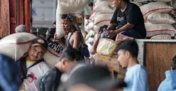 Ilustrasi penjual beras. (Sumber: Poskota/Bilal Nugraha Ginanjar)