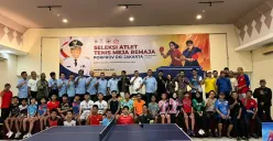 Ketua KONI Jakarta Timur Andree Fazara beserta Anggota DPRD DKI Jakarta Dwi Rio Sambodo di GOR Matraman, Jakarta Timur, Kamis, 17 Juli 2025. (Sumber: Poskota/M. Tegar Jihad)