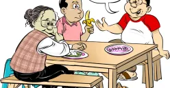 Tiga pria sedang ngobrol santai di warteg sambil menyantap makanan sederhana. Salah satu dari mereka melontarkan sindiran soal maraknya praktik oplosan: "Apa-apa dioplos, makin ke sini makin ke sana." (Sumber: Poskota/Arif Setiadi)