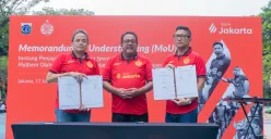 Dirut Bank Jakarta, Agus H. Widodo, dan Dirut PT Persija Jaya Jakarta, Mohamad Prapanca, disaksikan oleh Wagub Jakarta, Rano Karno serta Ketua Umum JakMania, Diky Soemarno, MoU sponsorship Bank Jakarta dengan Persija (Sumber: Dok. Bank Jakarta)