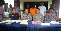 Wahid Haryanto alias Wahid, pelaku penipuan berkedok perekrutan tenaga kerja PT Toyoda Gosei Indonesia di kawasan industri Karawang, ditangkap Polsek Cikarang Pusat. Jumat, 18 Juli 2025. (Sumber: Dok. Istimewa)