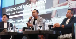 Head of Microsoft Solution and Business Development Telkomsigma, Atmoko Herdyanto (tengah) dalam acara Business Insight "The Importance of Data Loss Prevention (DLP) in Digital Era" pada Juni 2025. (Sumber: Dok. Telkom Indonesia)