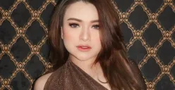 Potret Nathalie Holscher yang dikabarkan diboikot dari panggung DJ usai viralnya video parodi hamil. (Sumber: Instagram/@nathalieholscher)