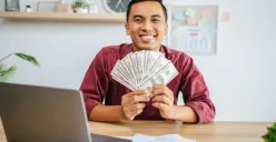 Ilustrasi membangun passive income untuk mencapai kebebasan finansial. (Sumber: Freepik/Jcomp)