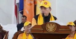 Gubernur Jambi, Al Haris diduga tertidur saat Presiden Prabowo Subianto berpidato. (Sumber: Instagarm/@alharisjambi)
