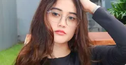 Potrer Ruce Nuenda atau akrab dikenal Mama Ebra yang viral setelah perceraiannya dengan Aryo Disa Wiratama jadi sorotan. (Sumber: Instagram/@rucenuenda)