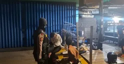 Tim Patroli Perintis Presisi Sat Samapta Polres Metro Jakarta Pusat menangkap tiga pemuda yang diduga akan melakukan aksi tawuran. (Sumber: Polres Metro Jakarta Pusat)