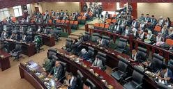 DPRD Kota Bekasi melalui Pansus 4 menggelar rapat pembahasan Raperda tentang RPJMD Kota Bekasi Tahun 2025-2029, pada Senin, 28 Juli 2025. (Sumber: POSKOTA | Foto: Nurpini Aulia Rapika)