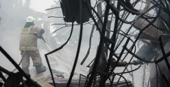 Pasar Taman Puring, Kebayoran Baru, Jakarta Selatan, terbakar, Selasa, 29 Juni 2025. (Sumber: Poskota/Bilal Nugraha Ginanjar)