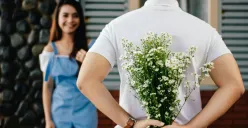 Ide ucapan Girlfriend Day romantis untuk kekasih. (Sumber: Pexels/Vija Rindo Pratama)