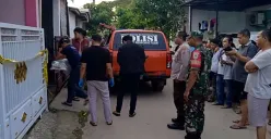 Tim Inafis Satreskrim Polresta Serang Kota saat akan mengevakuasi jasad korban. (Sumber: Dok. Humas Polresta Serang Kota)