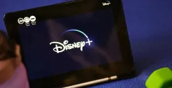 Raksasa hiburan Amerika Serikat, Walt Disney PHK massal ratusan karyawan. (Sumber: Pexels/Kubra Kuzu)
