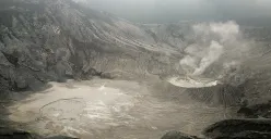 Kondisi kawah di Gunung Tangkuban Parahu pada Selasa, 3 Juni 2025. (Sumber: POSKOTA | Foto: Gatot Poedji Utomo)