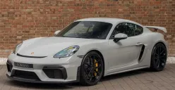 Spesifikasi dan Harga Porsche Cayman GT4 RS yang mengalami kecelakaan di Tol Sidoarjo (Sumber: Pinterest)