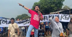 Kericuhan terjadi di tengah penertiban pedagang liar di pasar Sentiong, Kecamatan Balaraja, Kabupaten Tangerang, Rabu, 4 Juni 2025. (Sumber: Poskota/Primayanti Juli Kumala Manalu)