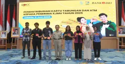 Bank DKI Distribusikan Kartu Jakarta Mahasiswa Unggul Kepada 2.094 Penerima Baru (Sumber: Dok. Bank DKI)