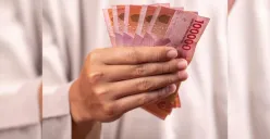 Prorgram BSU 2025, cek status pencairan Rp300.000 sekarang! Syarat WNI, gaji di bawah UMP, dan terdaftar BPJS Ketenagakerjaan per Mei 2025. (Sumber: Pexel/Defrino Maasy)