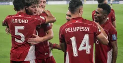 Pemain Timnas Indonesia berselebrasi usai mencetak gol ke gawang Timnas China pada pertandingan Kualifikasi Piala Dunia 2026. (Sumber: Poskota/Bilal Nugraha Ginanjar)