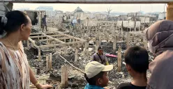 Kondisi ratusan rumah warga Kapuk Muara, Jakut, yang terbakar dan sudah rata dengan tanah, Sabtu, 7 Juni 2025. (Sumber: POSKOTA | Foto: Pandi Ramedhan)
