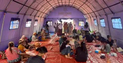 Suasana di lokasi pengungsian warga terdampak kebakaran di Kapuk Muara, Penjaringan, Jakarta Utara, Sabtu, 7 Juni 2025. (Sumber: POSKOTA | Foto: Pandi Ramedhan)